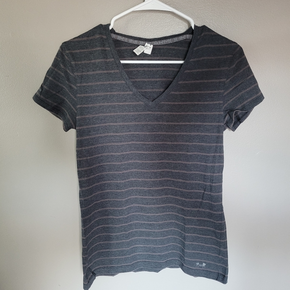Under Armour Stripe V- Neck Tee- Size Medium - Picture 2 of 4